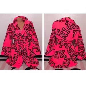 BRAND NEW Victoria’s Secret Pink plush robe